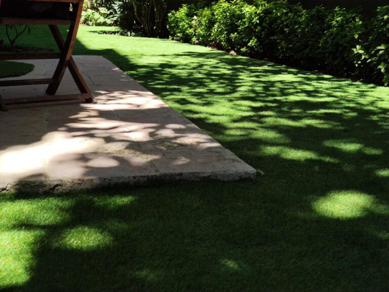 Kreş ve Anaokulu Çim Halı